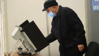 Избирателната активност удря исторически дъна и вероятно на този вот ще става още по-зле
