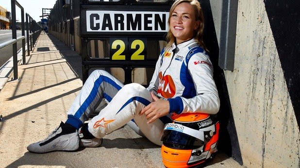 Кармен е много популярна в Испания, а има опит и в Indy Lights