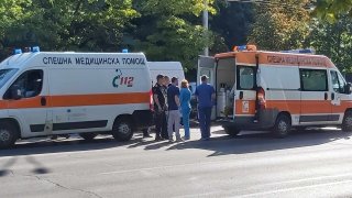 Осем мигранти са в кома, след като са изоставени в бус на АМ “Тракия”