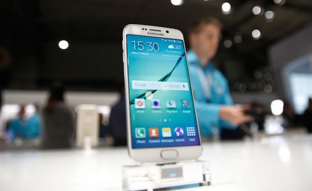 Samsung са създали два телефона, които могат да се състезават достойно с iPhone 6 и HTC One по атрактивност