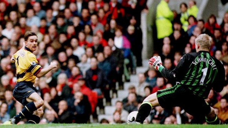 9. Марк Овермарс (1997-00). Вкара 41 гола за Арсенал, но някои просто не осъзнаха колко добър всъщност е той. Притежаваше великолепна техника и шутираше еднакво добре с двата крака. Бе основен компонент и от тима, който спечели дубъла през 1998-а.