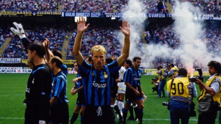 Денис Бергкамп, от Аякс в Интер, 1993 г.
Цена: 9,77 млн. евро