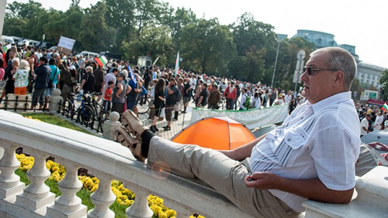 Наблюдател