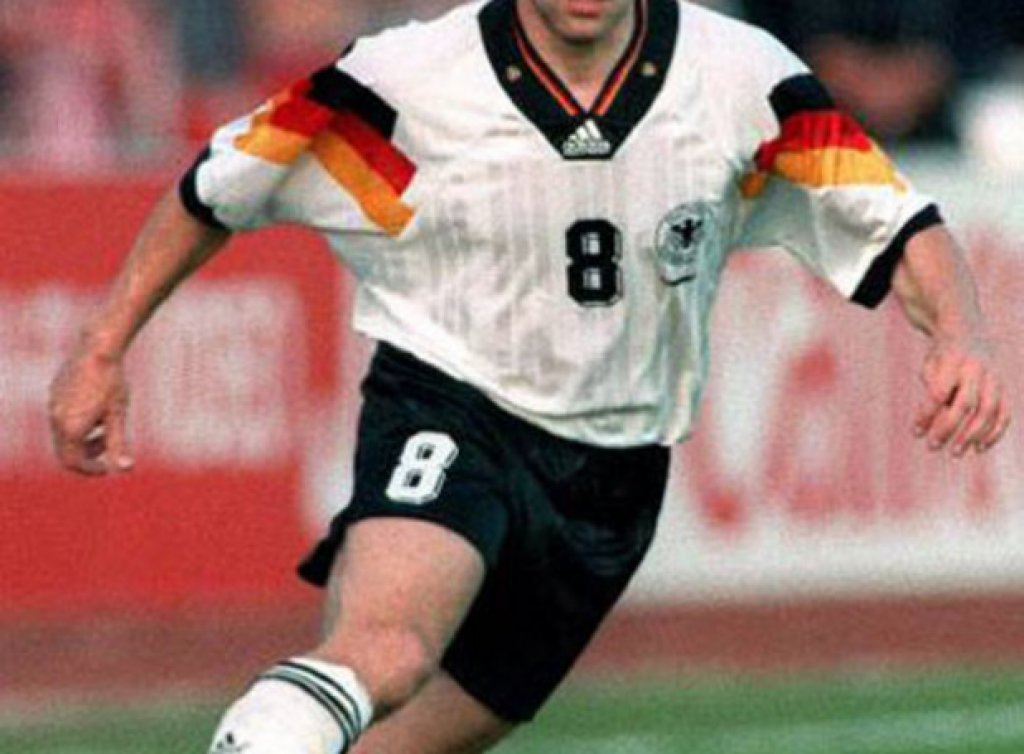 Томас Хеслер. 102 мача и 11 гола за Германия. Играл за Кьолн, Ювентус, Рома, Карлсруе, Борусия Дортмунд и Мюнхен 1860.