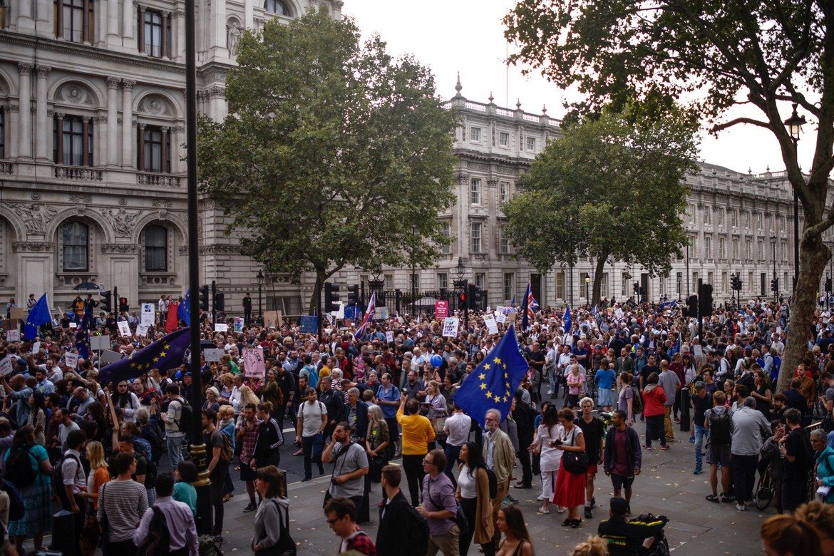 Над 1 млн. британци се обявиха срещу разпускането на парламента