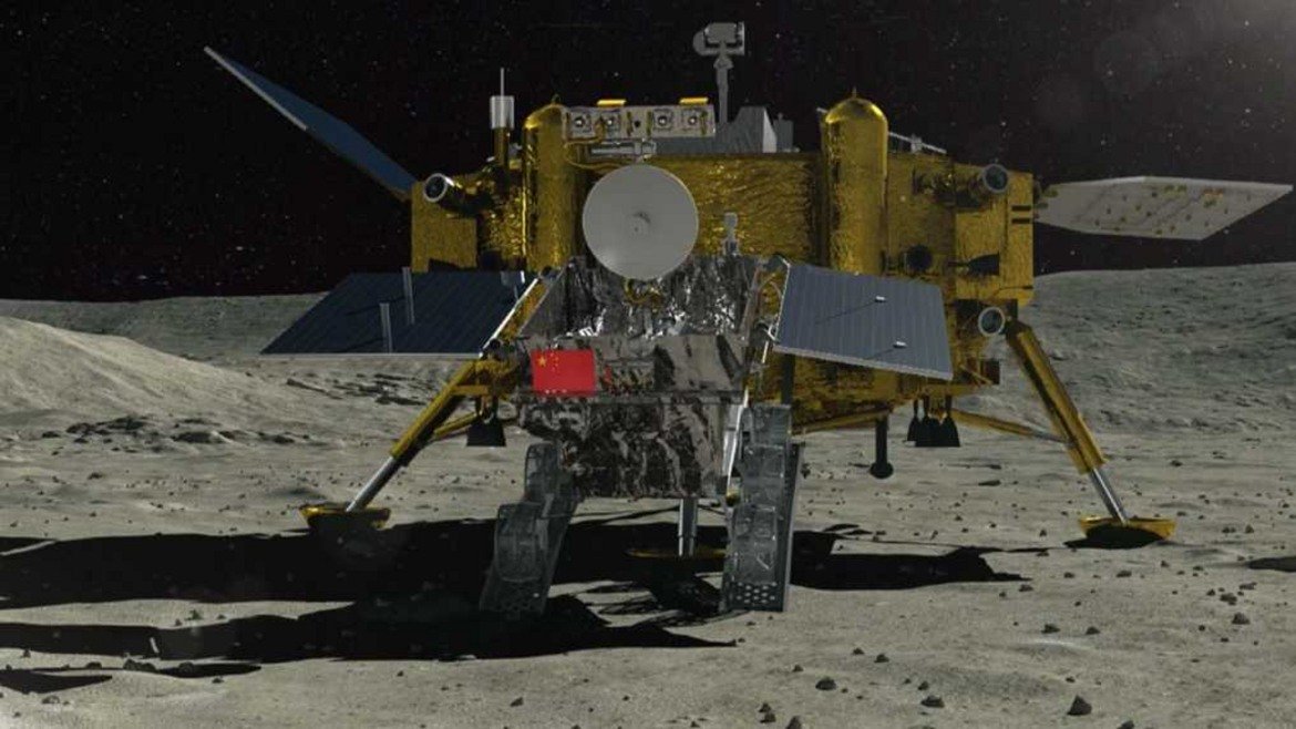Китайски космически кораб кацна на тъмната страна на Луната