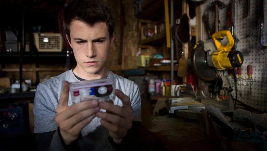 "13 причини защо" - филмът или книгата?