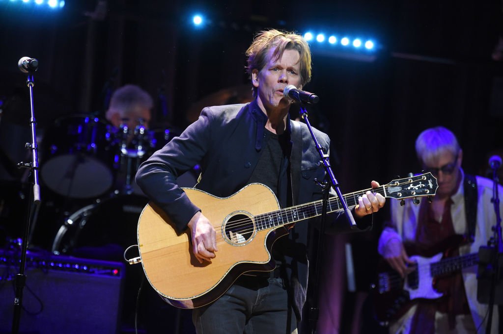 Кевин Бейкън 
Актьорът и неговият брат Майкъл създават дуета The Bacon Brothers през 1995 г. Оттогава имат девет албума, турнета в Северна Америка и Европа, както и редица медийни изяви.