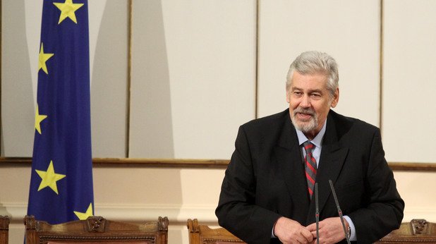 Стефан Данаилов откри заседанията на 42-рото и 43-тото Народно събрание като най-възрастния депутат