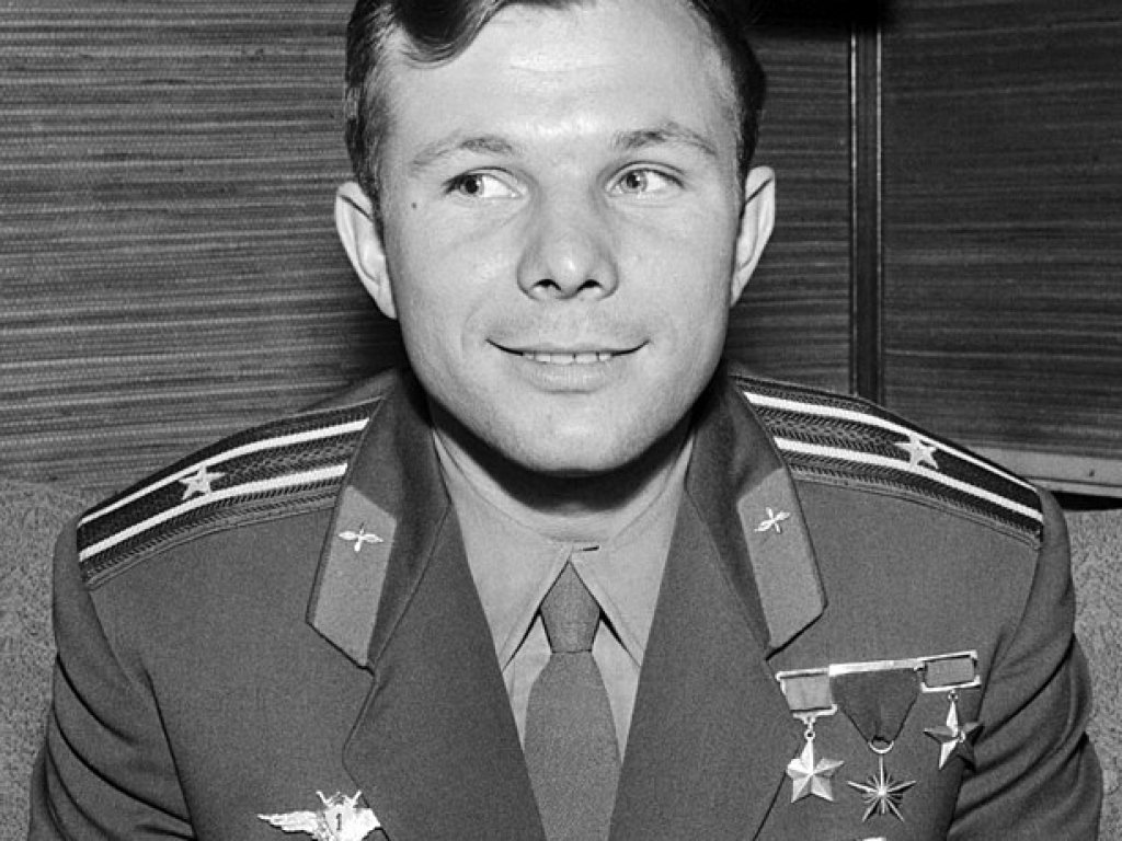 Yuri_Gagarin_(1961)_-_Restoration