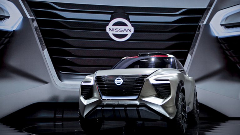 Nissan Xmotion 

Японската компания показа новия си прототип Xmotion с последния модел на интерфейса HMI и технологията за автономно управление ProPilot. Шестместният SUV модел показва еволюцията на дизайна на Nissan, като обещава лекота в управлението на електрониката и удобна технология за превключване от ръчен режим на автопилот. 
