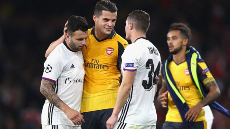 9. Фабриката за таланти
Освен перманентен шампион на Швейцария за последните седем години, Базел стана и най-голямата фабрика за футболни таланти в страната си. Клубът инвестира в школата най-малко 4 милиона франка всяка година, а в нея са ангажирани над десет професионални треньори. От този център излязоха десетки отлични професионалисти, в това число и такива с чужди корени – хърватите Младен Петрич и Иван Ракитич, турчинът Дердьок, албанците Джердан Шакири и братята Джака… Само от продажбите на Шакири в Байерн и на Гранит Джака в Борусия (Мьонхенгладбах) Базел спечели над 10 милиона евро. 
Албанската диаспора от своя страна се оказа една от най-футболните не само в град Базел, но и цяла Швейцария, където националният отбор говори на немски, френски и албански език. Нищо чак толкова странно, тъй като почти 300 000 шиптъри са избрали Швейцария за своя втора родина, пристигнали основно като бежанци от войната в Югославия през 90-те.