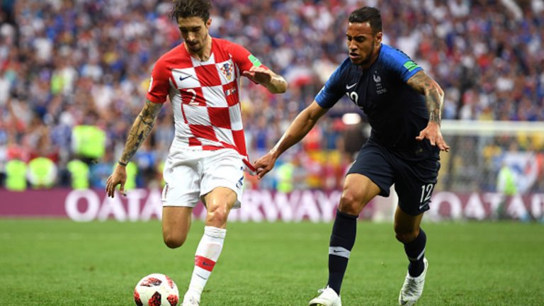 Някои напълно изненадващи герои блестяха на Световното първенство, след като величини от ранга на Кристиано Роналдо, Лионел Меси, Тони Кроос и Андрес Иниеста си тръгнаха рано от турнира. Кои бяха големите откритие на Мондиал 2018?
Вижте в галерията.