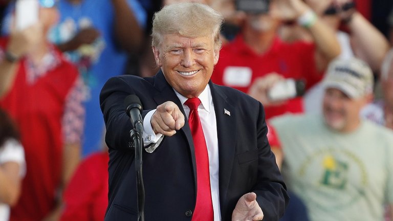 Искът е срещу две от децата му