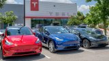 Феновете на Tesla очакват чисто нови модели, а не поевтиняване на старите