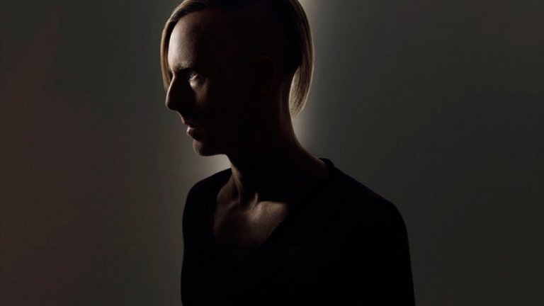 Диджеят, продуцент и концептуалист Richie Hawtin вече 20 години изпъква и се доказва като абсолютен лидер в съвременната електронна музика