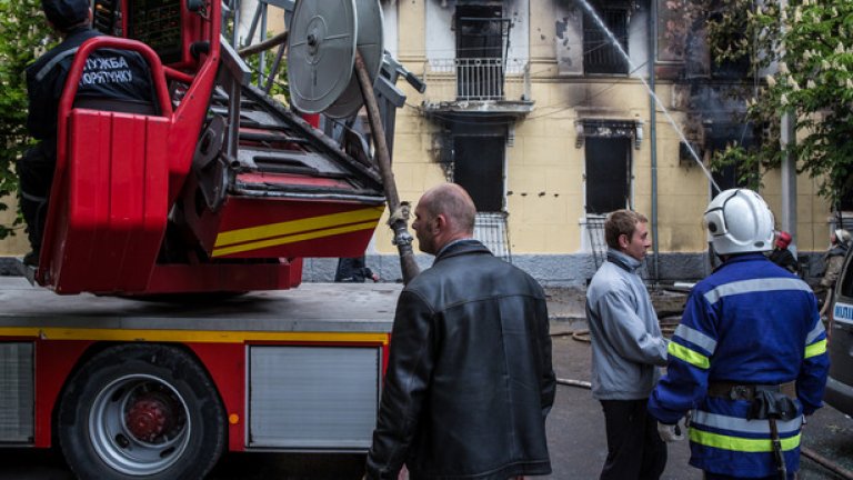 По предварителни данни причината за пожара е късо съединение