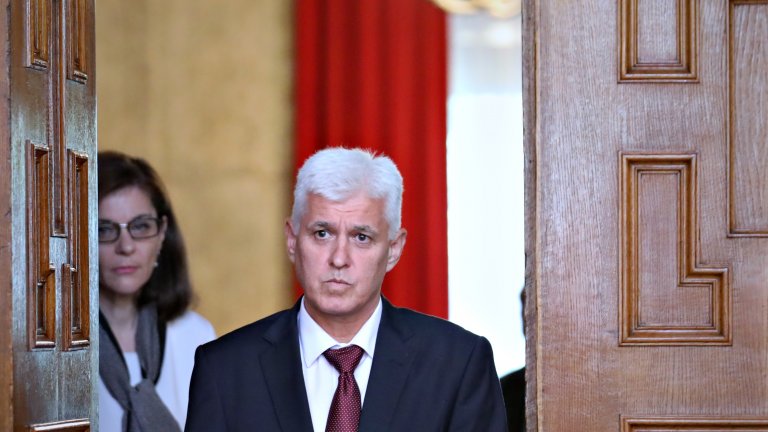 Стоянов за мобилизацията в Русия: Има риск за националната ни сигурност, но няма пряка заплаха