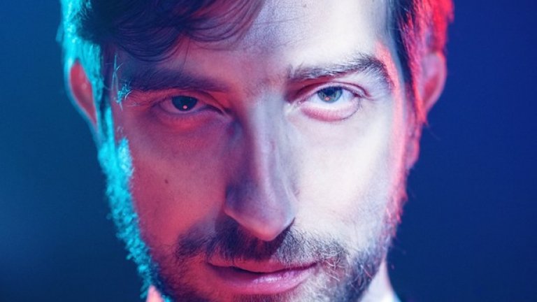 Утре в Mixtape един човек под три различни имена ще направи парти за стотици