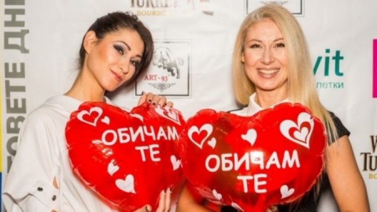 Водещите на „Шоуто на блондинките" не се притесняват да разкажат в ефир за собствените си преживявания