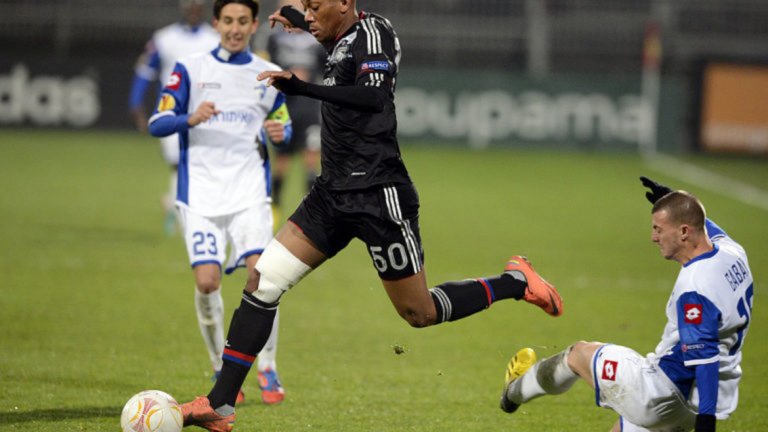 Нападател: Антони Марсиал, Манчестър Юнайтед
Да, Марсиал. Свикнали сме да говорим за младия французин като за бивш играч на Монако, но всъщност той е продукт на академията на Лион. Има само три мача за мъжкия отбор на „хлапетата“, като замина за Княжеството още като тийнейджър. В Монако обаче наистина изгради име и си спечели трансфер в Юнайтед.