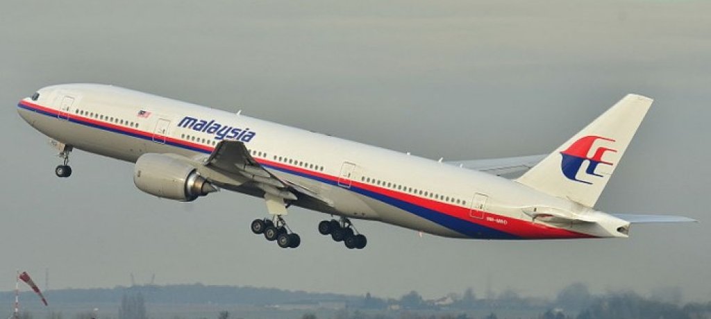Boeing_777-200ER_Malaysia_AL_(MAS)_9M-MRO_-_MSN_28420_404_(9272090094)