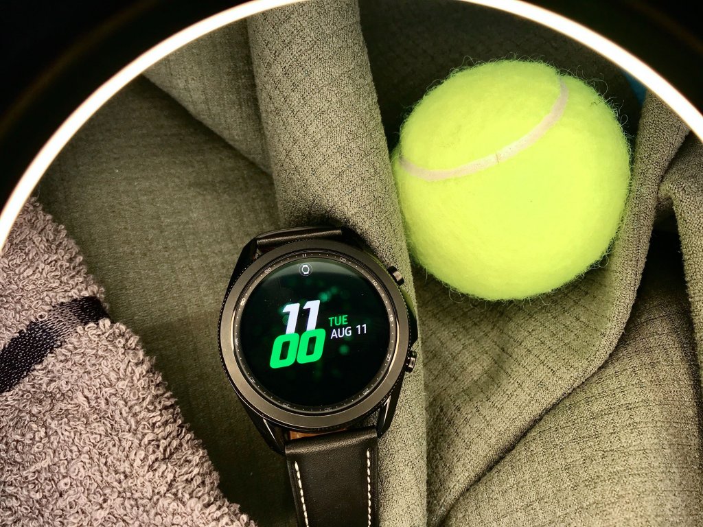 Galaxy Watch3 - новият помощник за идеално здраве и форма
Съюзник за добро здраве, спорт и фитнес - смарт часовникът е именно това. Разполага с функция за следене на кислорода в кръвта, такава за следене начина на бягане и оптимизацията му и функция за проследяване на кардио параметрите. Насреща е и познатия на потребителите на марката Samsung Health, в който има над 120 различни спортни програми, които да зададеш на Galaxy Watch3 и да упражняваш.