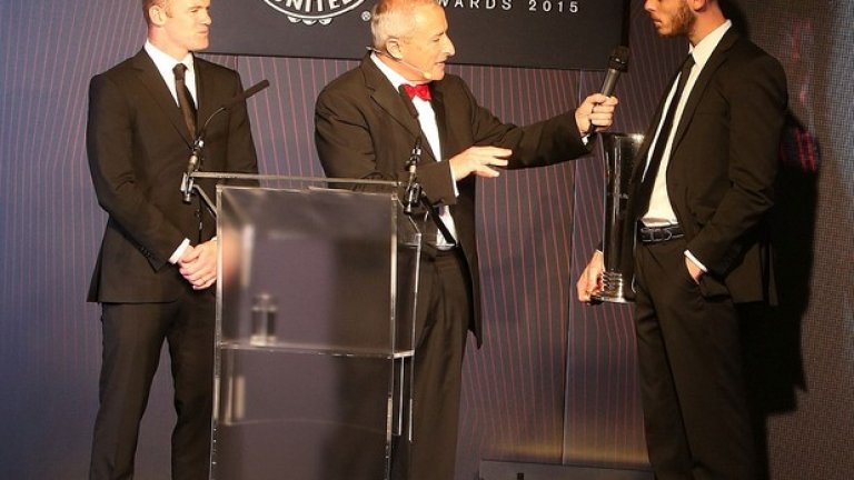 Давид де Хеа получава наградата за играч на сезона от своите съотборници