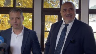 От ДБ пък смятат, че Борисов трябва да се яви на масата на преговори открито и да поеме отговорността си