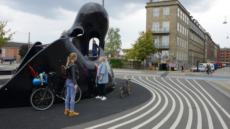 12. Норебро - Копенхаген, Дания
Копенхаген е едно от най-иновативните места в Европа, когато става дума за велосипеди. Няма по-добро място за каране на колело обаче от Норебро.

