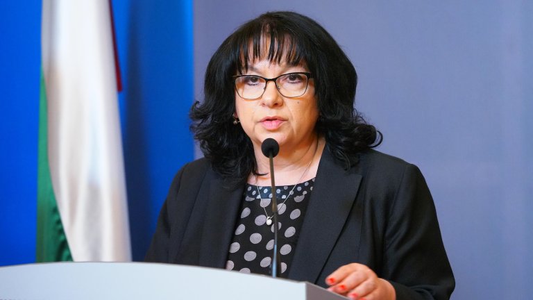 Финансовият министър изрази увереност за членство от 1 януари 2026 г.