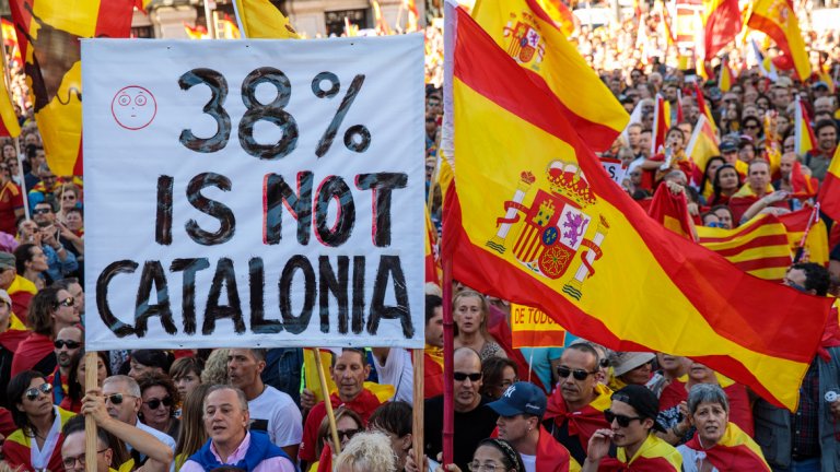 Плановете за независимост на Каталуния засега са замразени