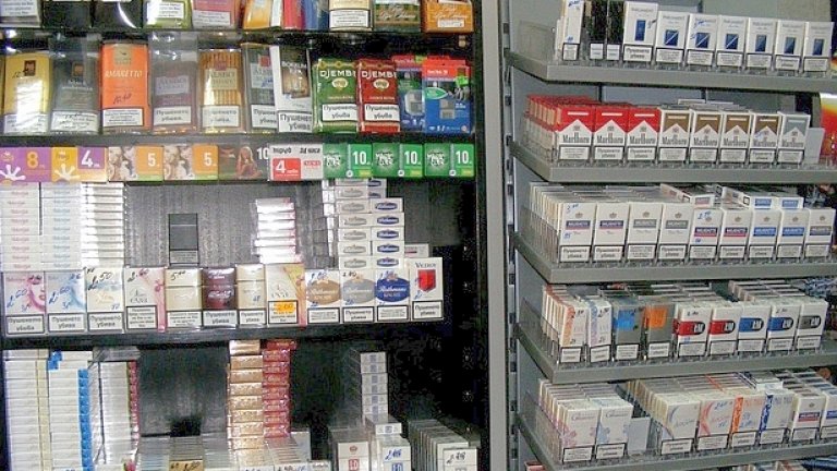 Цигарите - и главно контрабандните, се оказаха голям проблем и в Румъния, и в България...
