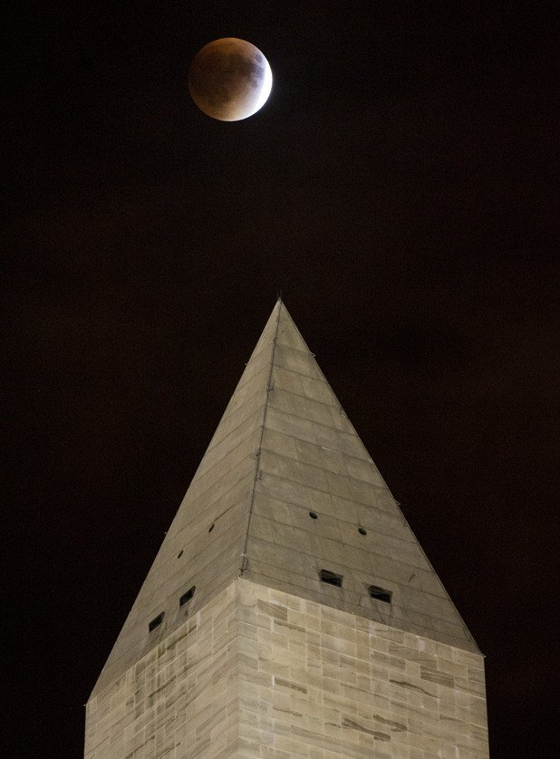 "Кървавата Луна" над Вашингтон