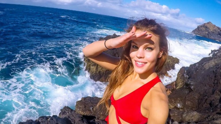 Тя има над 163 хиляди последователи в Instagram.