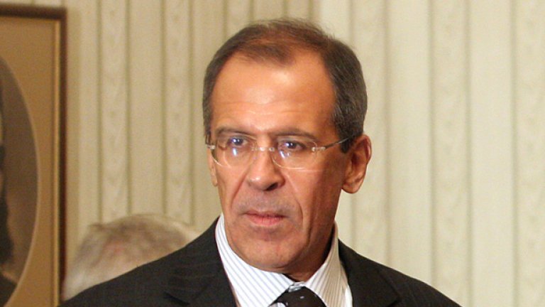 Сергей Лавров пристига няколко седмици преди оставката на цялото правителство и месец преди разпускането на Народното събрание.