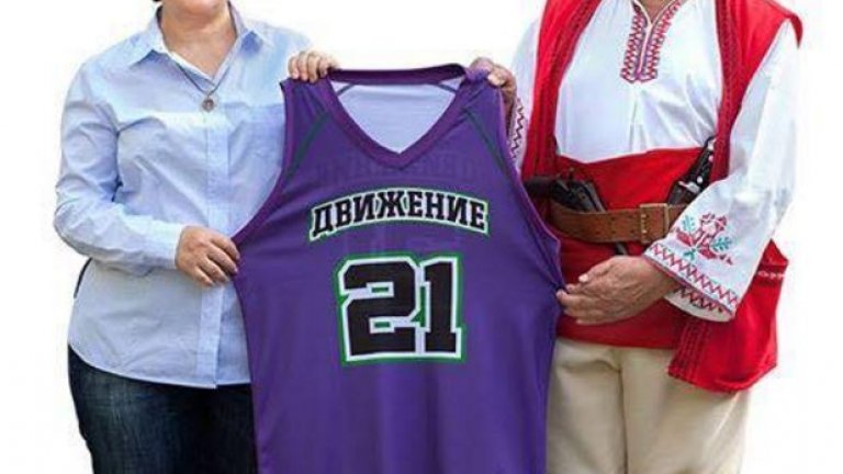 Световрачене си има кандидат-кмет за чудо и приказ - въоръжен до зъби за изборната битка