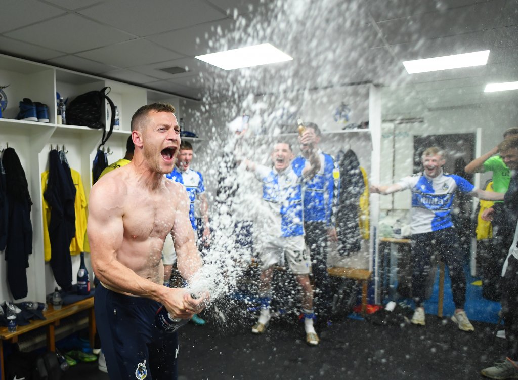 Епичен обрат в английския футбол: Разгром със 7 гола донесе мечтаната промоция (видео)