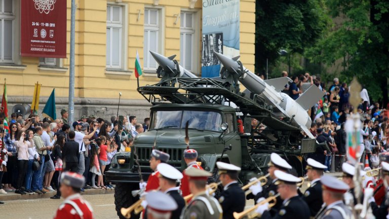 140 години от създаването на Българската армия бяха отбелязани с парад (снимки)