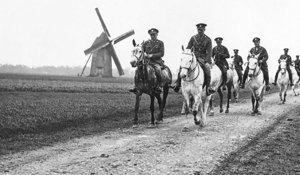 NLS_Haig_-_C.O._of_the_Royal_Scots_Greys_with_his_staff