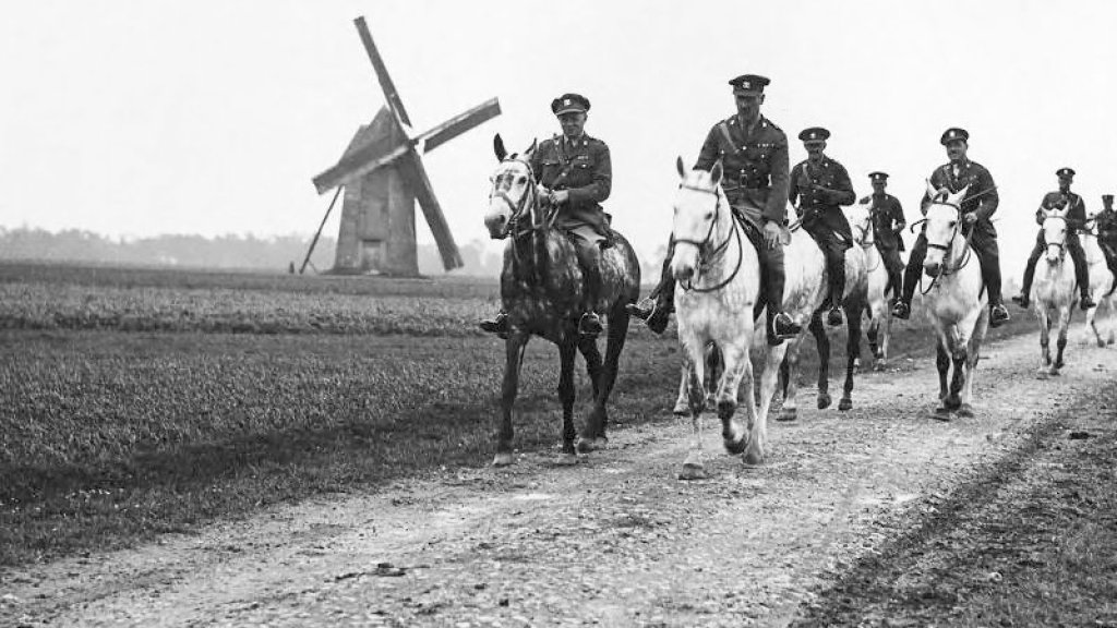 NLS_Haig_-_C.O._of_the_Royal_Scots_Greys_with_his_staff
