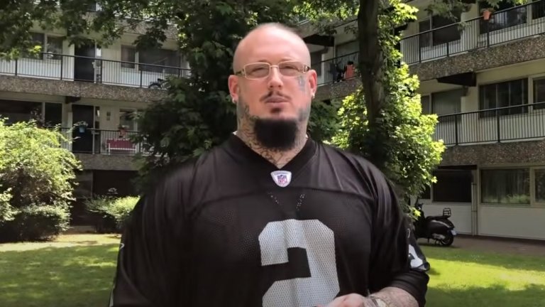 Той е само един от новата вълна влогъри - реабилитирани "лоши момчета"