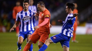 juan-dominguez-andres-iniesta-isaac-cuenca-deportivo-la-coruna-barcelona-la-liga-18012015_11wcywyrrvc1i1tz46axm1wbml