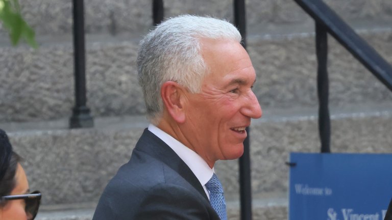 Спешни мерки от американския посланик, след като му забраниха да се среща с министри