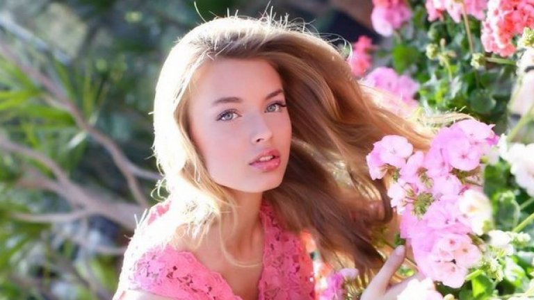 Тя е само на 16, а вече е любимка на Донатела Версаче.