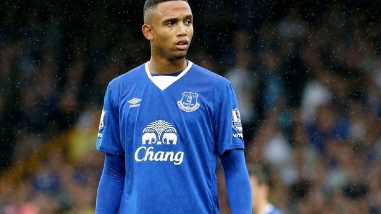 Брендън Галоуей, Евертън
Направи дебюта си в края на миналия сезон, но през този определено се откроява в състава на "карамелите". Получи шанс след контузията на Лейтън Бейнс и до момента не разочарова с представянето си.