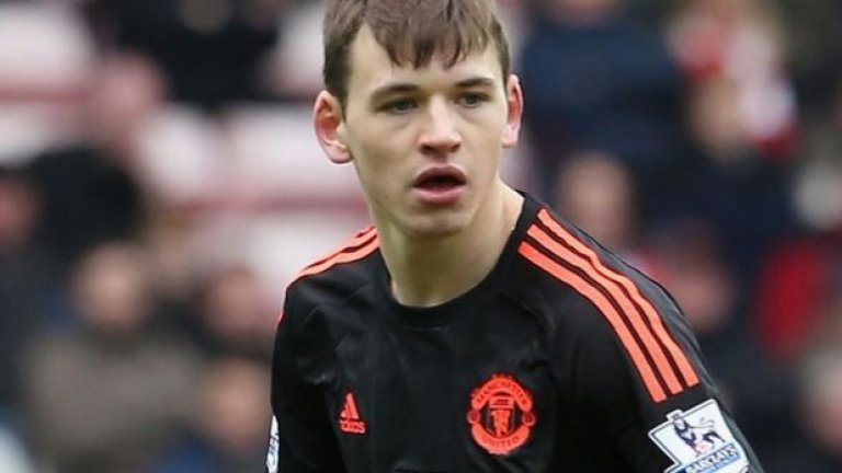 Доналд Лав, дебютира на 13 февруари 2015 срещу Съндърланд във Висшата лига
Подобно на Макнеър, през това лято подсили Съндърланд и е титуляр за новия си отбор.