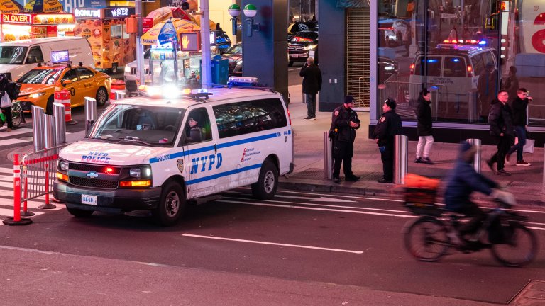 По случая е задържан 17-годишен младеж