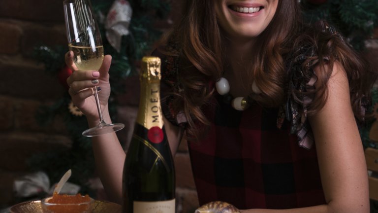 Равносметката след една динамична 2017 г.
 
Гардероб:  Diesel,  магазин Collective
Бижута: Folli Follie
Грим: Росина Георгиева