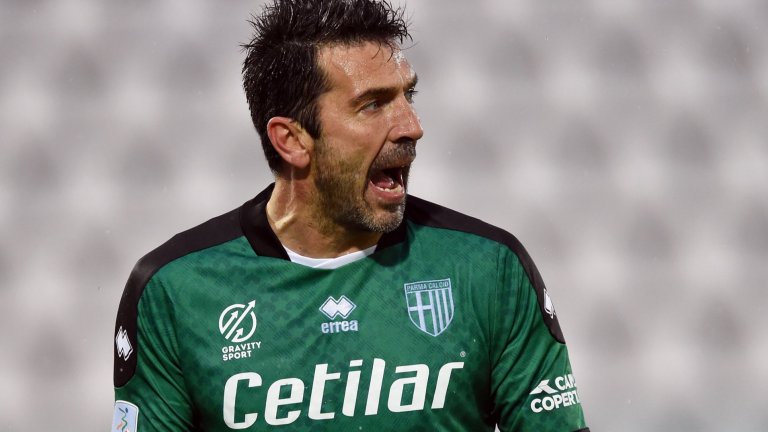 На 43 Буфон е звездата на Серия "Б", бие всички в Парма на "Камък, ножица, хартия" и може да бъде баща на половината си съотборници